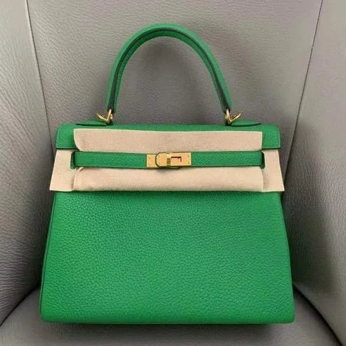 Hermès Kelly 25 Retourne Bamboo Green Togo Gold Hardware - 2020, Y